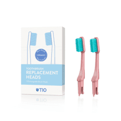 TIO tandbørstehoveder i lyserød soft hårdhed. Fremstillet af 100 % plantebaseret materiale