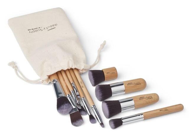 Makeup børster og pensler med syntetiske hår og bambusskaft i 11 varianter fra ORGANIC Beauty Supply