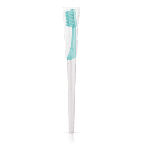 TIO tandbørste i lyserøde med medium hårdhed. TIO er fremstillet af 100 % plantebaseret materiale