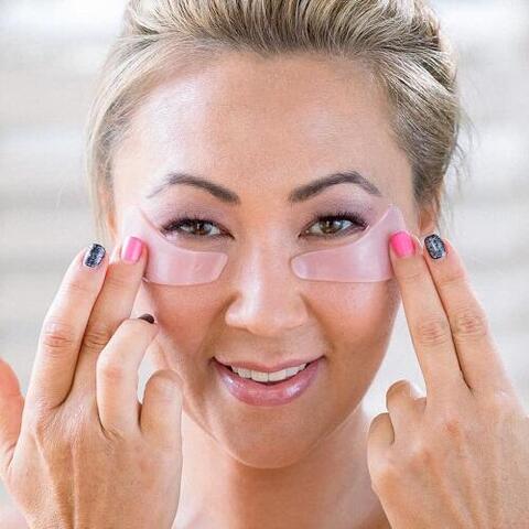 Endure Beauty øjenmaske er formuleret til: Detoxing og beskyttelse Reducere inflammation og fremme væksten af nye hudceller Nærer huden